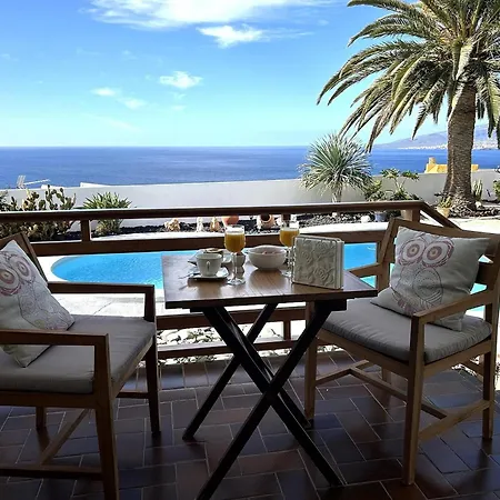 Radazul Apartment By The Water, Cleaning Included شقة Radazul