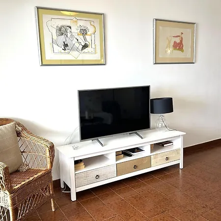 Radazul Apartment By The Water, Cleaning Included Radazul