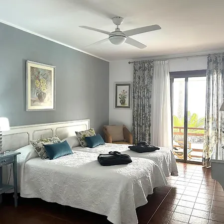 Radazul Apartment By The Water, Cleaning Included شقة Radazul